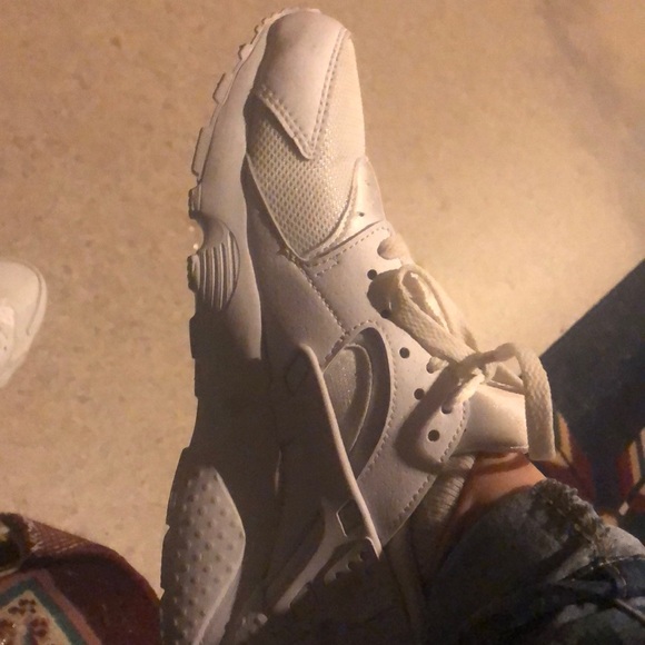 Herache white 6.5 women us - Picture 2 of 4